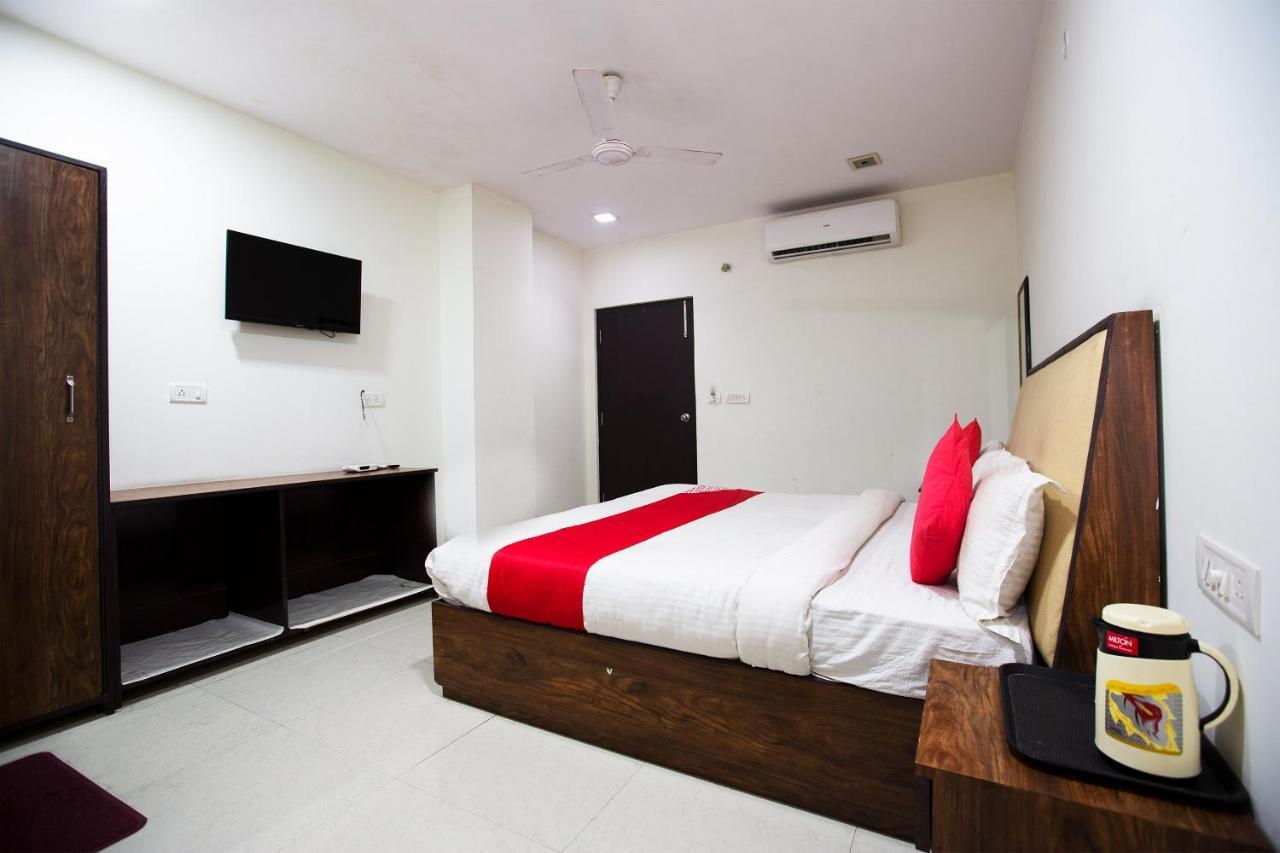 Oyo 44174 Hotel Mid Town Prime Harthala Exterior photo